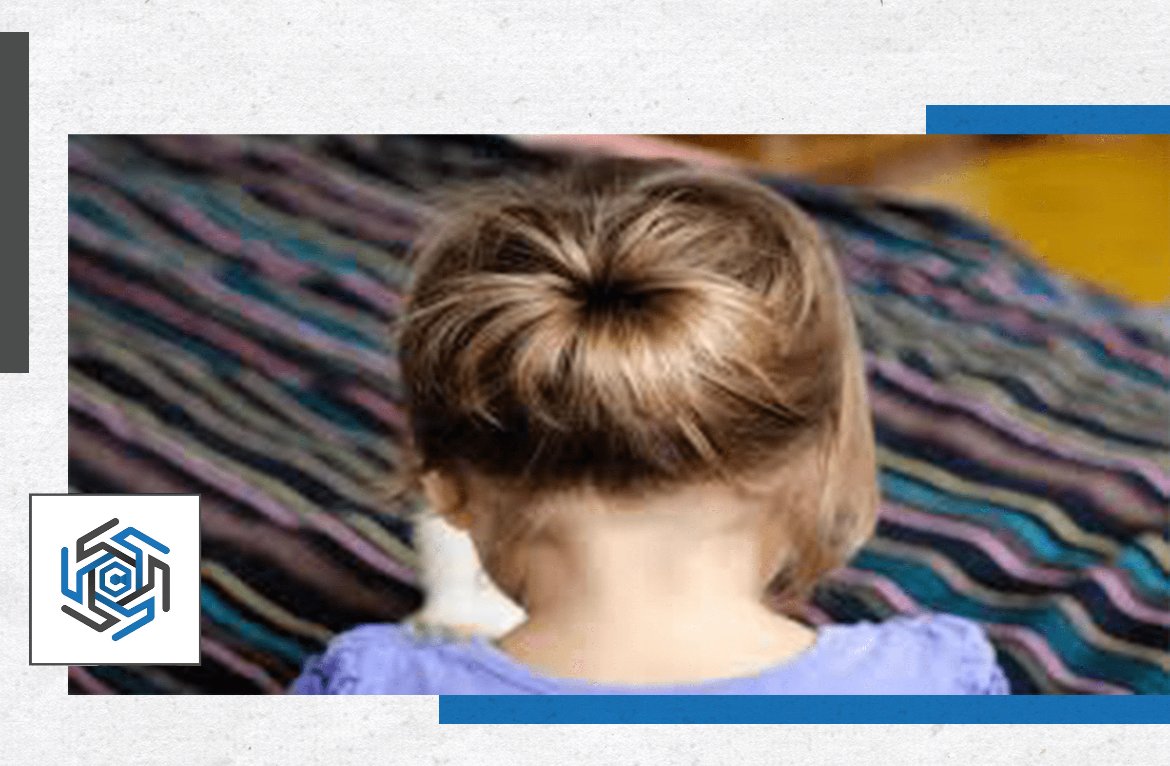 يصور امه في الحمام